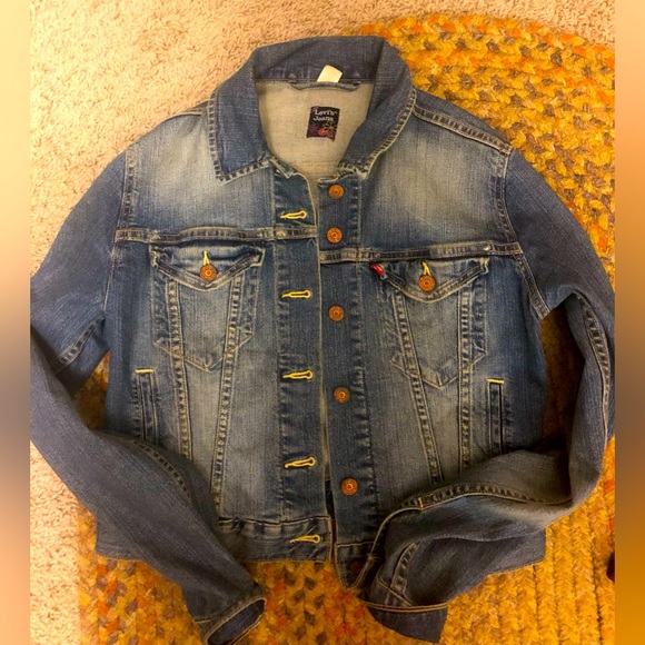 Levi’s crop denim jacket. Size medium. Excellent condition - Picture 1 of 6